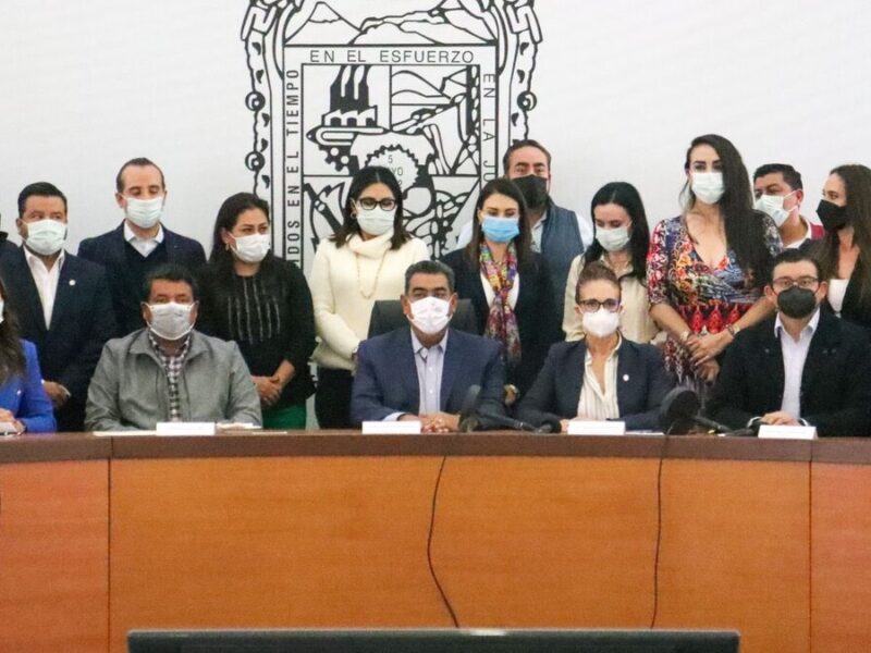 El goernador Sergio Céspedes estuvo en la región de Acatlán