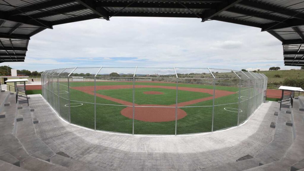 Inaugura Sergio Salomón la construcción de un campo de béisbol en Cuautinchán