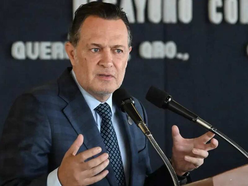 Gobernador de Querétaro apoya a menor acusada de homicidio tras aborto espontáneo